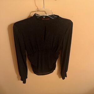 Red by BKE spotted front cut out black long sleeve blouse